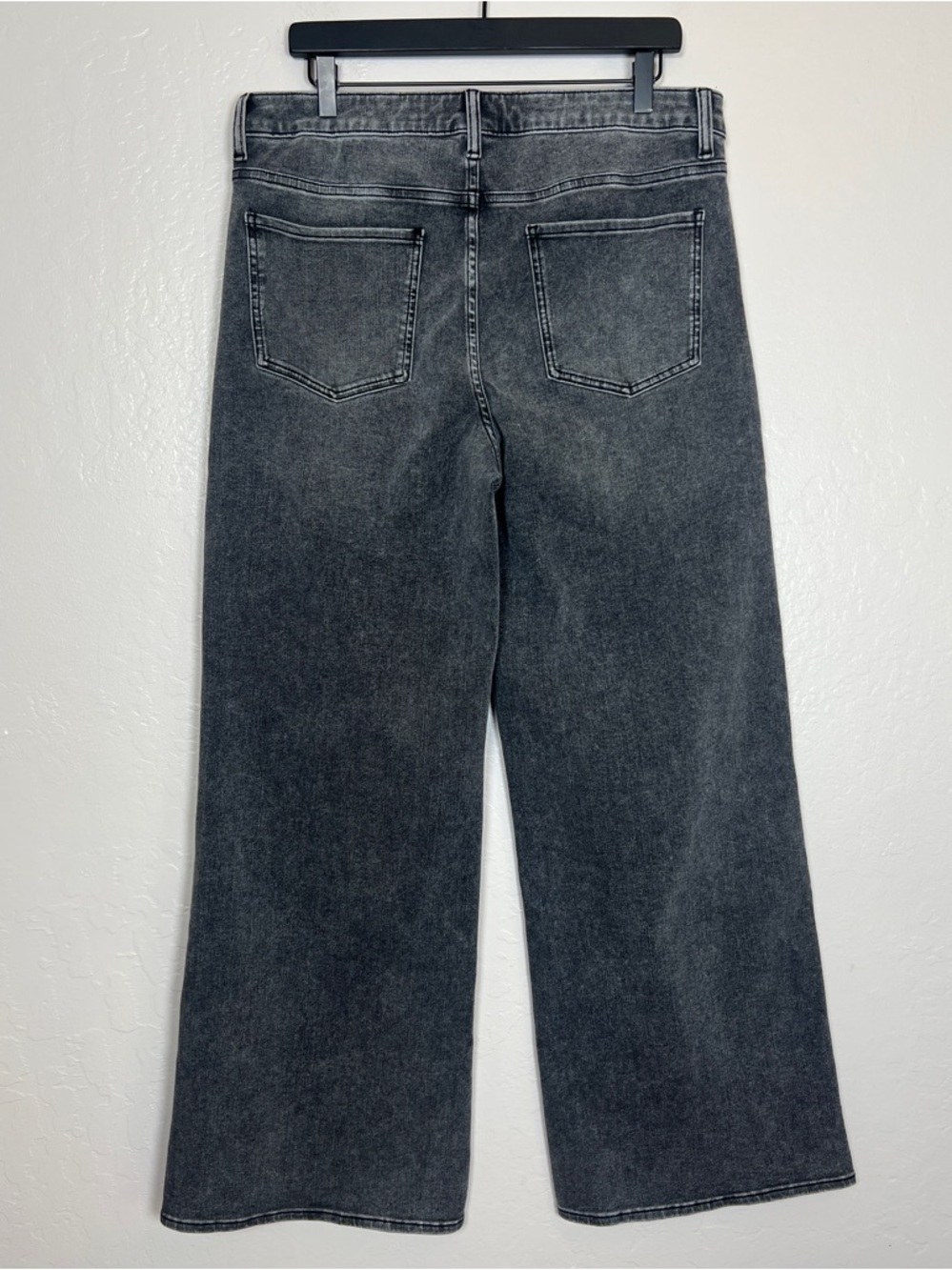 QUINCE Women’s Size 32 X 30 Greyed Out Bella Stretch High-Rise Wide Leg Jeans - Picture 3 of 14